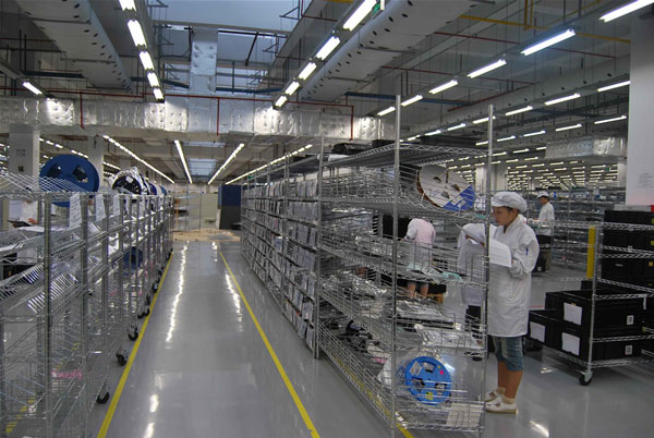 防静电货架在通讯设备存储中的应用价值